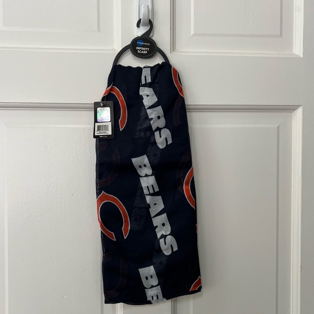 Official NFL Chicago Bears Sheer Infinity Scarf - Brand New with Tags NWT